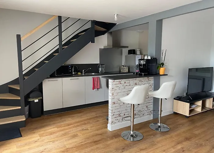 Maison De 2 Proche A11 Ancenis, Logis Du Château Rouge Hébergement de vacances *