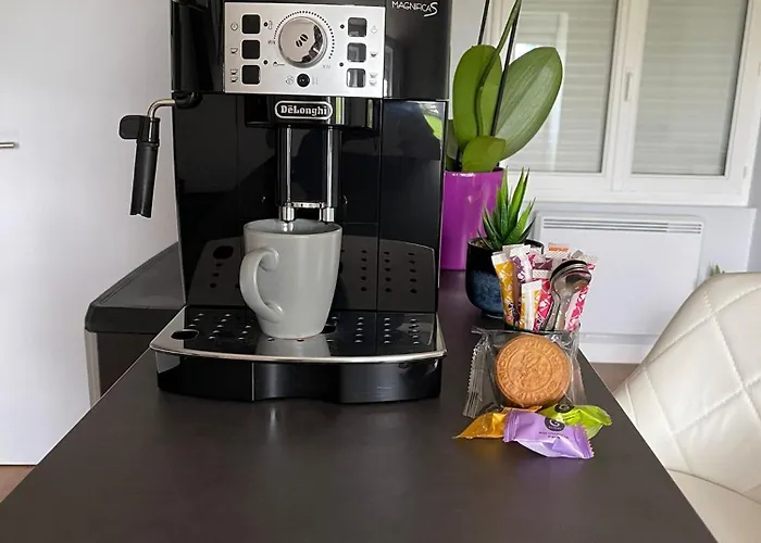 Hébergement de vacances Maison De 2 Proche A11 Ancenis, Logis Du Château Rouge *